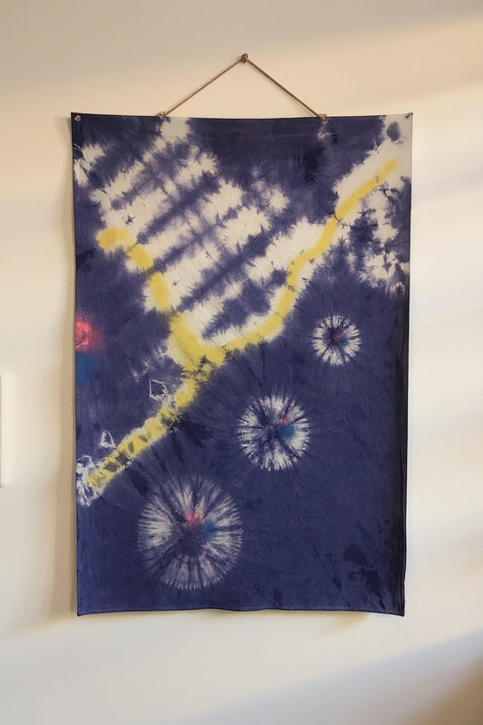 Hishō tapestry — close-up of Shibori dyeing pattern and silk texture by Yuriko Yuco Yoshikawa
