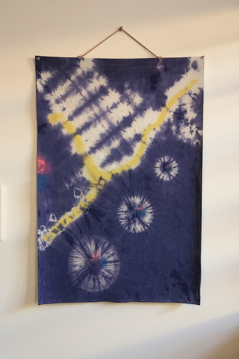 Hishō tapestry — close-up of Shibori dyeing pattern and silk texture by Yuriko Yuco Yoshikawa
